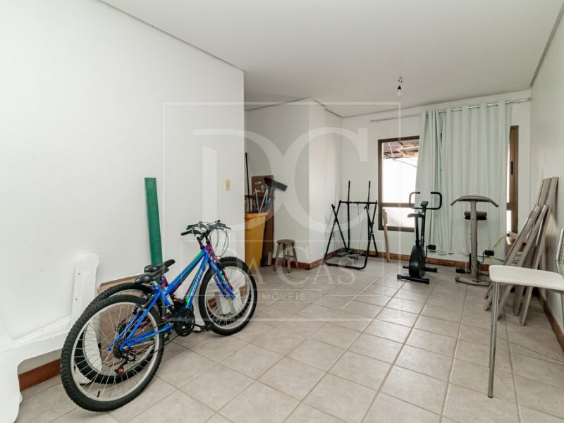 Apartamento à venda com 75m², 2 dormitórios, 1 suíte, 1 vaga no bairro Medianeira em Porto Alegre