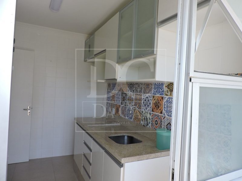 Apartamento à venda com 40m², 1 dormitório, 1 vaga no bairro Teresópolis em Porto Alegre