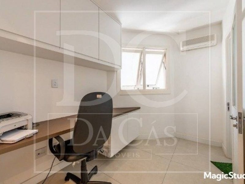 Cobertura à venda com 244m², 4 dormitórios, 2 suítes, 4 vagas no bairro Bela Vista em Porto Alegre