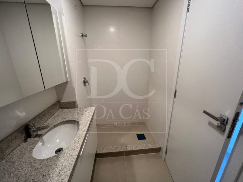 Apartamento à venda com 67m², 2 dormitórios, 1 suíte, 1 vaga no bairro Santana em Porto Alegre