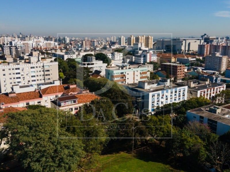 Apartamento à venda com 90m², 3 dormitórios, 1 suíte, 2 vagas no bairro Cristo Redentor em Porto Alegre