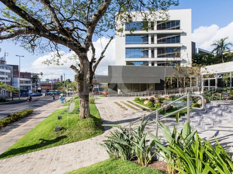 Salas/Conjuntos à venda com 40m², 1 vaga no bairro Tristeza em Porto Alegre