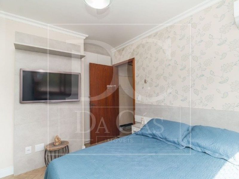 Apartamento à venda com 60m², 2 dormitórios, 1 vaga no bairro Passo da Areia em Porto Alegre