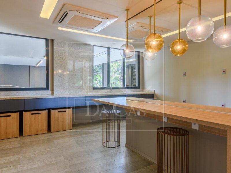 Loft à venda com 26m², 1 dormitório, 1 vaga no bairro Mont Serrat em Porto Alegre