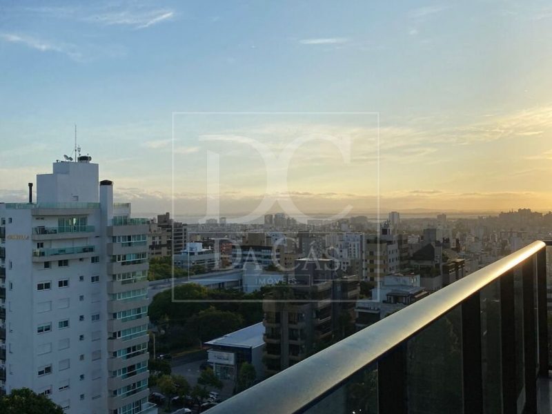 Apartamento à venda com 122m², 3 dormitórios, 1 suíte, 3 vagas no bairro Rio Branco em Porto Alegre