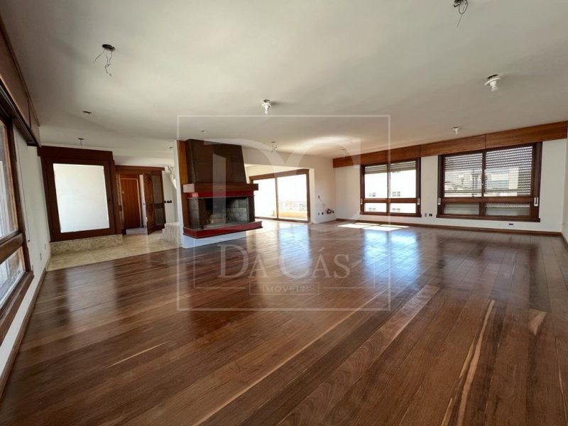 Apartamento à venda com 547m², 4 dormitórios, 1 suíte, 4 vagas no bairro Floresta em Porto Alegre