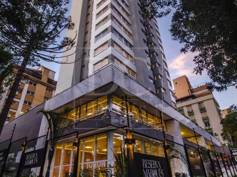 Apartamento à venda com 112m², 3 dormitórios, 3 suítes, 2 vagas no bairro Auxiliadora em Porto Alegre