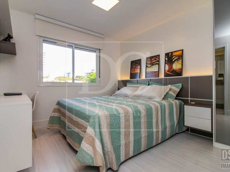 Apartamento à venda com 53m², 1 dormitório, 1 suíte, 1 vaga no bairro Passo da Areia em Porto Alegre