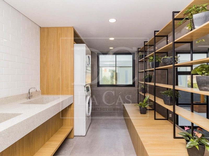 Loft à venda com 58m², 1 dormitório, 1 suíte, 1 vaga no bairro Azenha em Porto Alegre