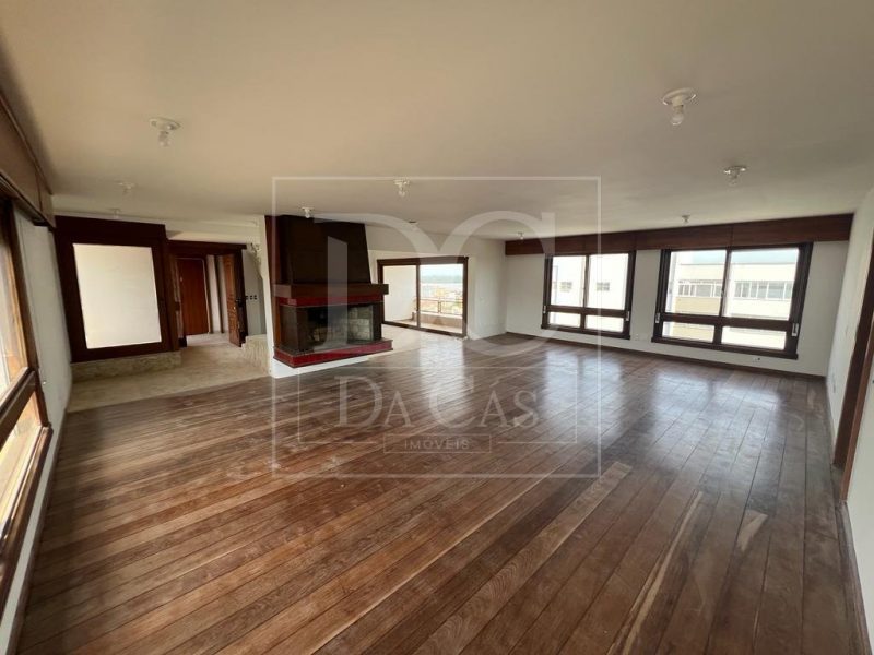 Apartamento à venda com 547m², 4 dormitórios, 1 suíte, 4 vagas no bairro Floresta em Porto Alegre