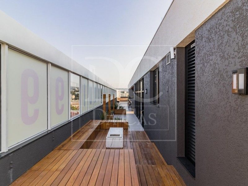 Loft à venda com 58m², 1 dormitório, 1 suíte, 1 vaga no bairro Azenha em Porto Alegre