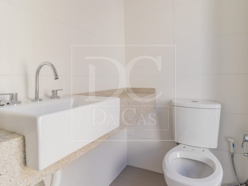 Apartamento à venda com 86m², 2 dormitórios, 2 suítes, 1 vaga no bairro Mont Serrat em Porto Alegre