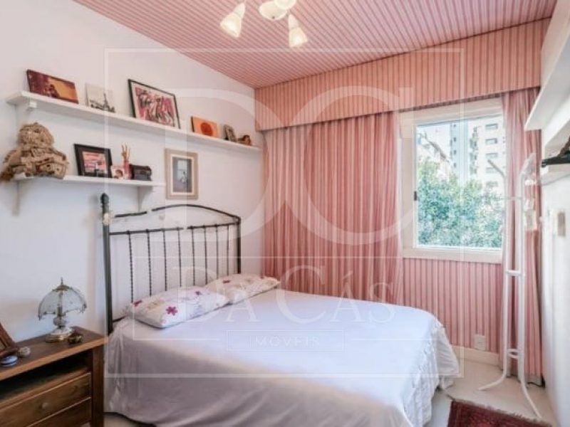 Cobertura à venda com 318m², 3 dormitórios, 1 suíte, 3 vagas no bairro Bela Vista em Porto Alegre