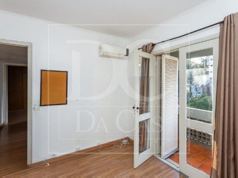 Apartamento à venda com 121m², 3 dormitórios, 1 suíte, 1 vaga no bairro Três Figueiras em Porto Alegre