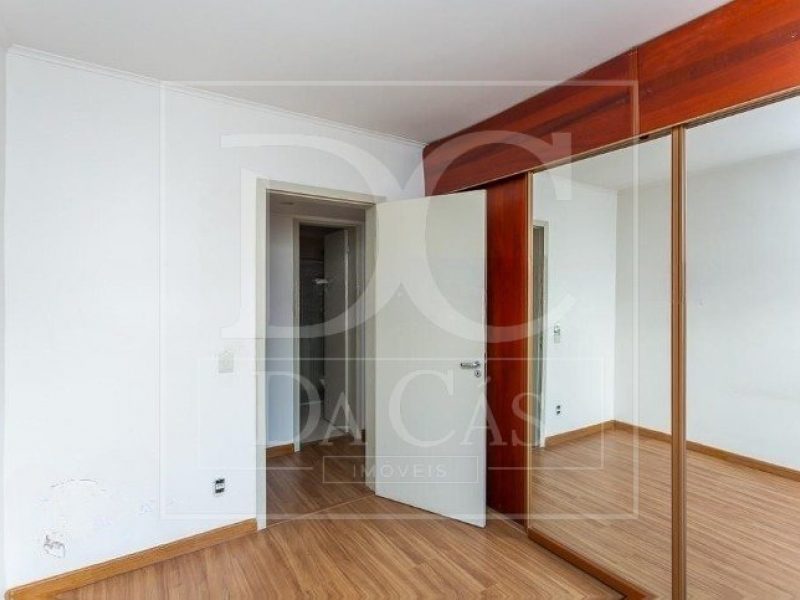 Apartamento à venda com 121m², 3 dormitórios, 1 suíte, 1 vaga no bairro Três Figueiras em Porto Alegre