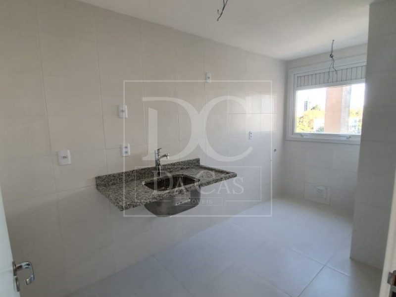 Apartamento à venda com 71m², 2 dormitórios, 1 suíte, 2 vagas no bairro Petrópolis em Porto Alegre