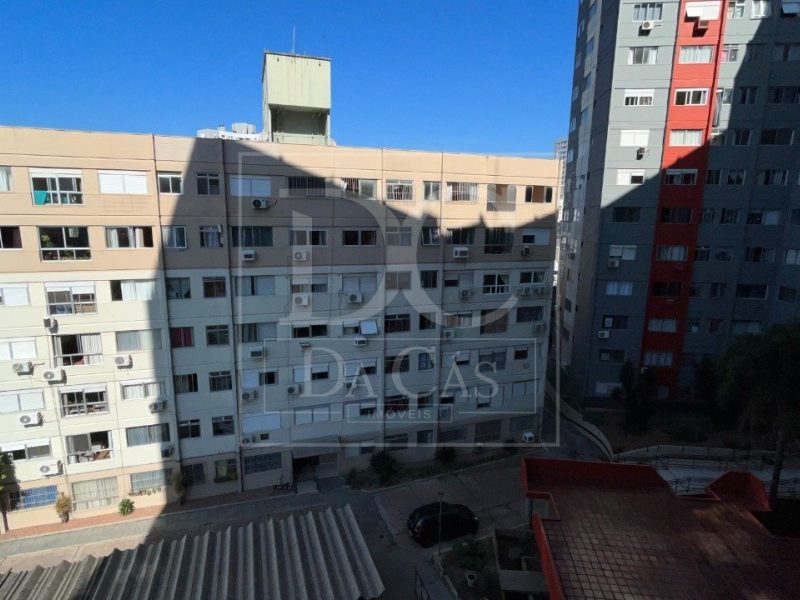 Apartamento à venda com 61m², 2 dormitórios, 1 vaga no bairro Partenon em Porto Alegre