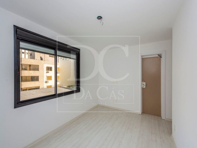 Apartamento à venda com 63m², 2 dormitórios, 1 suíte, 2 vagas no bairro Bom Jesus em Porto Alegre