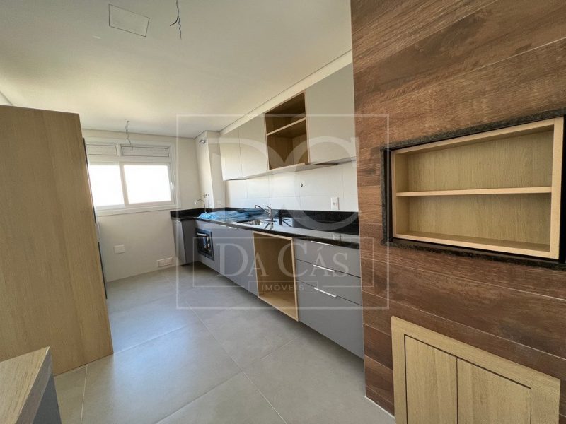 Apartamento à venda com 67m², 2 dormitórios, 1 suíte, 1 vaga no bairro Santana em Porto Alegre