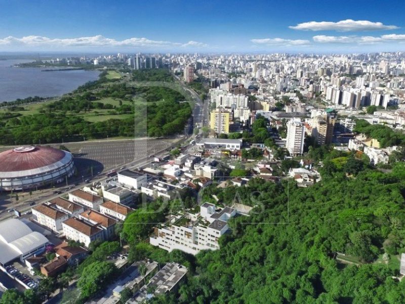 Apartamento à venda com 90m², 3 dormitórios, 1 suíte, 2 vagas no bairro Menino Deus em Porto Alegre