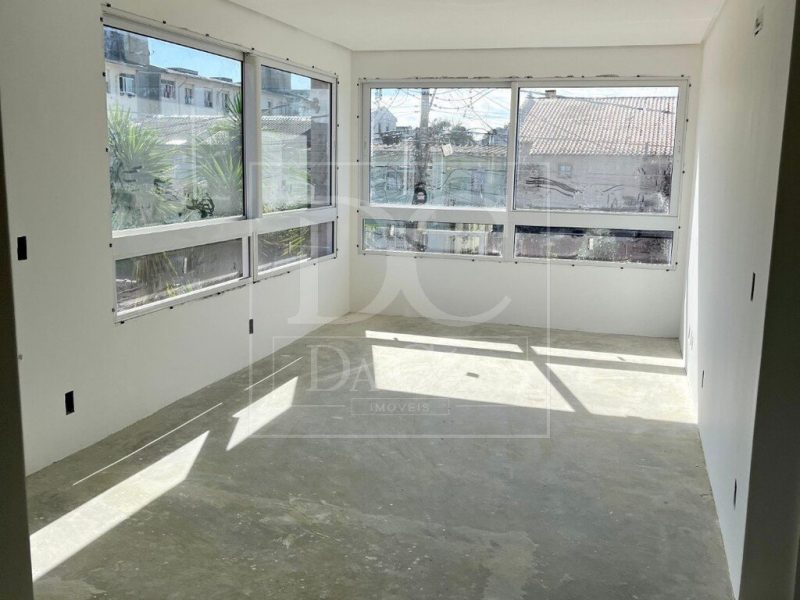 Apartamento à venda com 65m², 2 dormitórios, 1 suíte, 2 vagas no bairro Tristeza em Porto Alegre