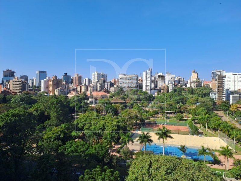 Apartamento à venda com 246m², 3 dormitórios, 1 suíte, 3 vagas no bairro Bela Vista em Porto Alegre