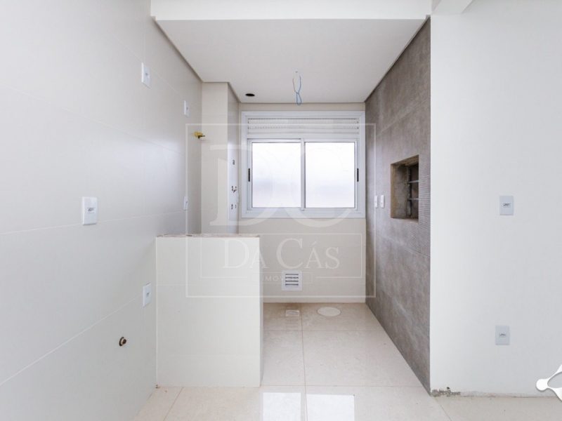 Apartamento à venda com 97m², 2 dormitórios, 1 suíte, 2 vagas no bairro Passo da Areia em Porto Alegre