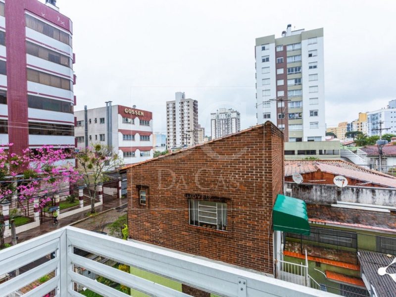 Apartamento à venda com 97m², 2 dormitórios, 1 suíte, 2 vagas no bairro Passo da Areia em Porto Alegre