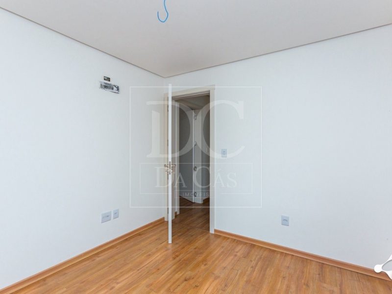 Apartamento à venda com 97m², 2 dormitórios, 1 suíte, 2 vagas no bairro Passo da Areia em Porto Alegre