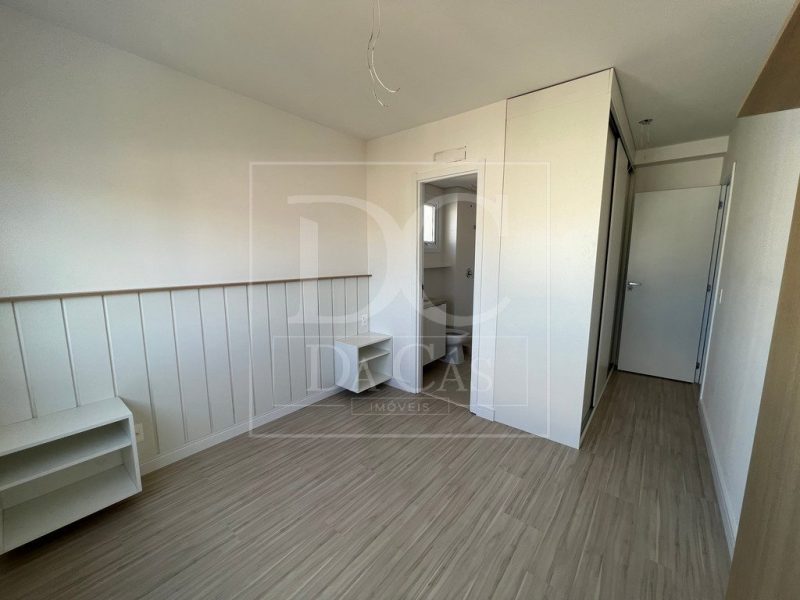 Apartamento à venda com 67m², 2 dormitórios, 1 suíte, 1 vaga no bairro Santana em Porto Alegre