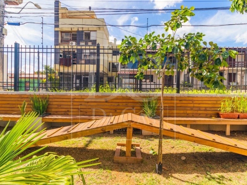 Apartamento à venda com 43m², 1 dormitório, 1 suíte, 1 vaga no bairro Central Parque em Porto Alegre