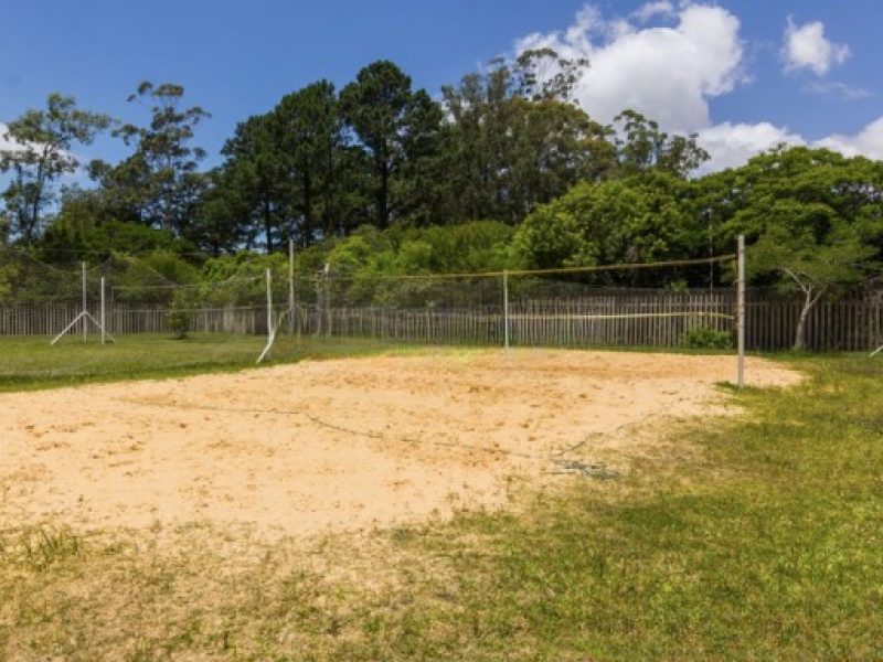 Casa em Condomínio à venda com 1.737m², 3 dormitórios, 1 suíte, 2 vagas no bairro hipica em Porto Alegre