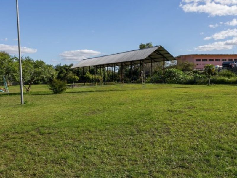 Casa em Condomínio à venda com 1.737m², 3 dormitórios, 1 suíte, 2 vagas no bairro hipica em Porto Alegre