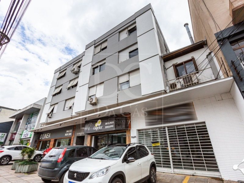 Apartamento à venda com 85m², 3 dormitórios, 1 vaga no bairro São Geraldo em Porto Alegre