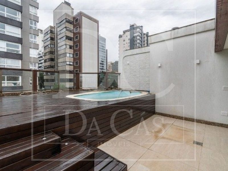 Cobertura à venda com 283m², 3 dormitórios, 1 suíte, 2 vagas no bairro Bela Vista em Porto Alegre